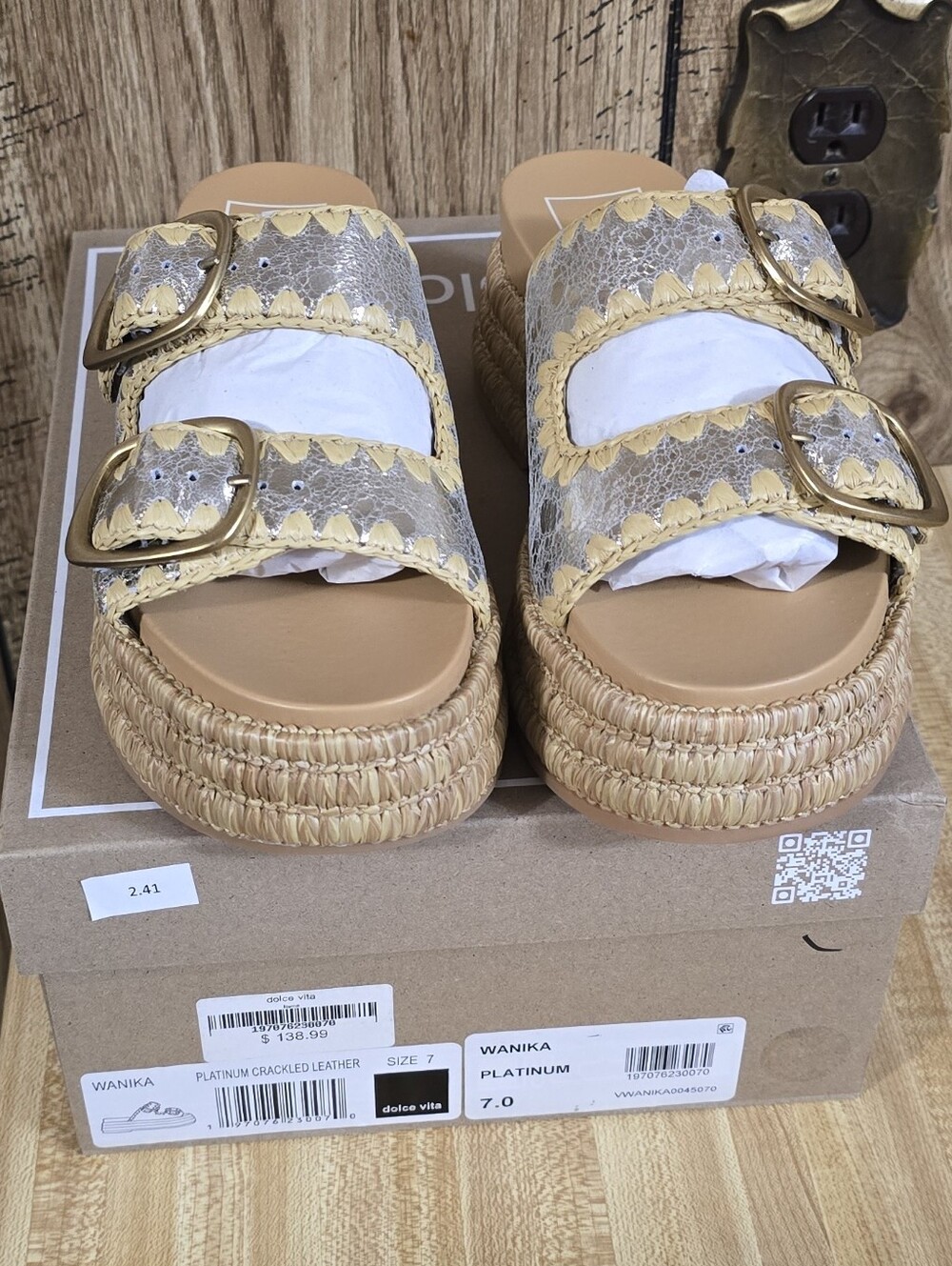 Dolce Vita Wanika Platform Sandals in Platinum and Tan - Nwot